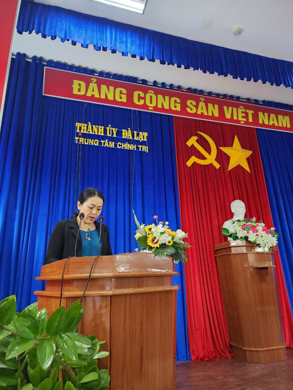 Lãnh đạo Trung tâm Chính trị quán triệt nội quy lớp học