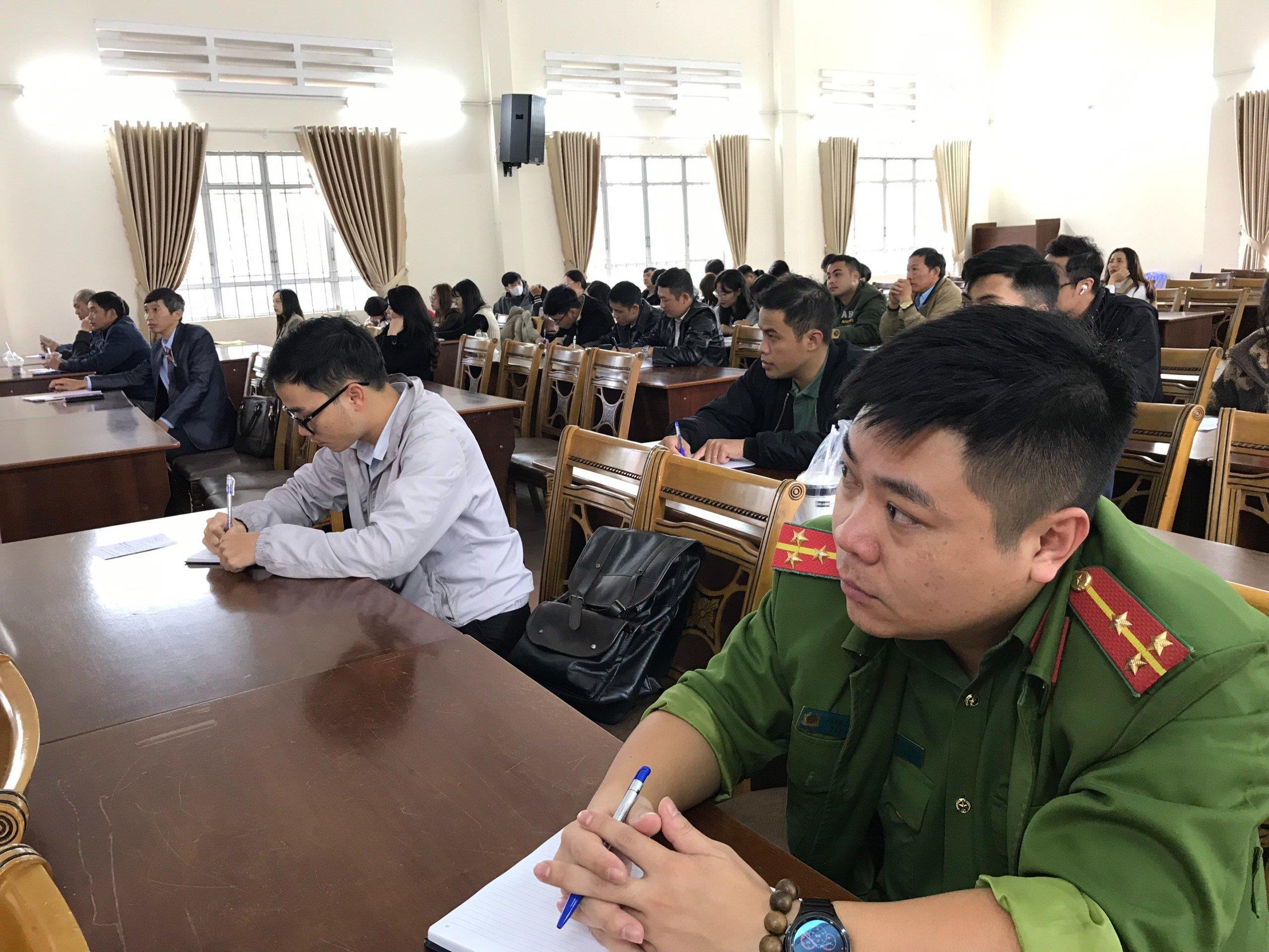 Học viên tham gia lớp học