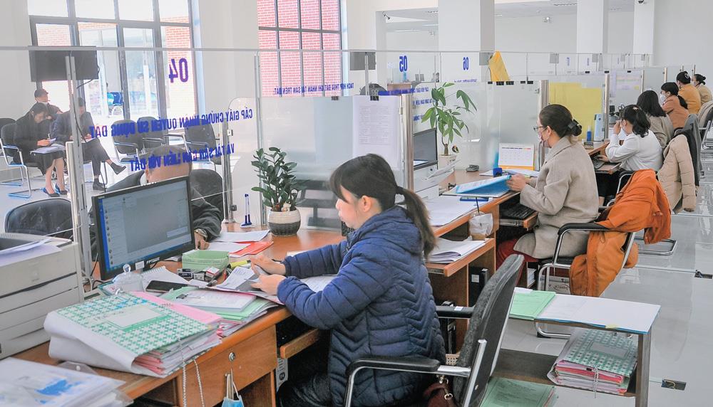 Bộ phận tiếp nhận và trả kết quả hồ sơ tại tòa nhà mới của UBND thành phố Đà Lạt
