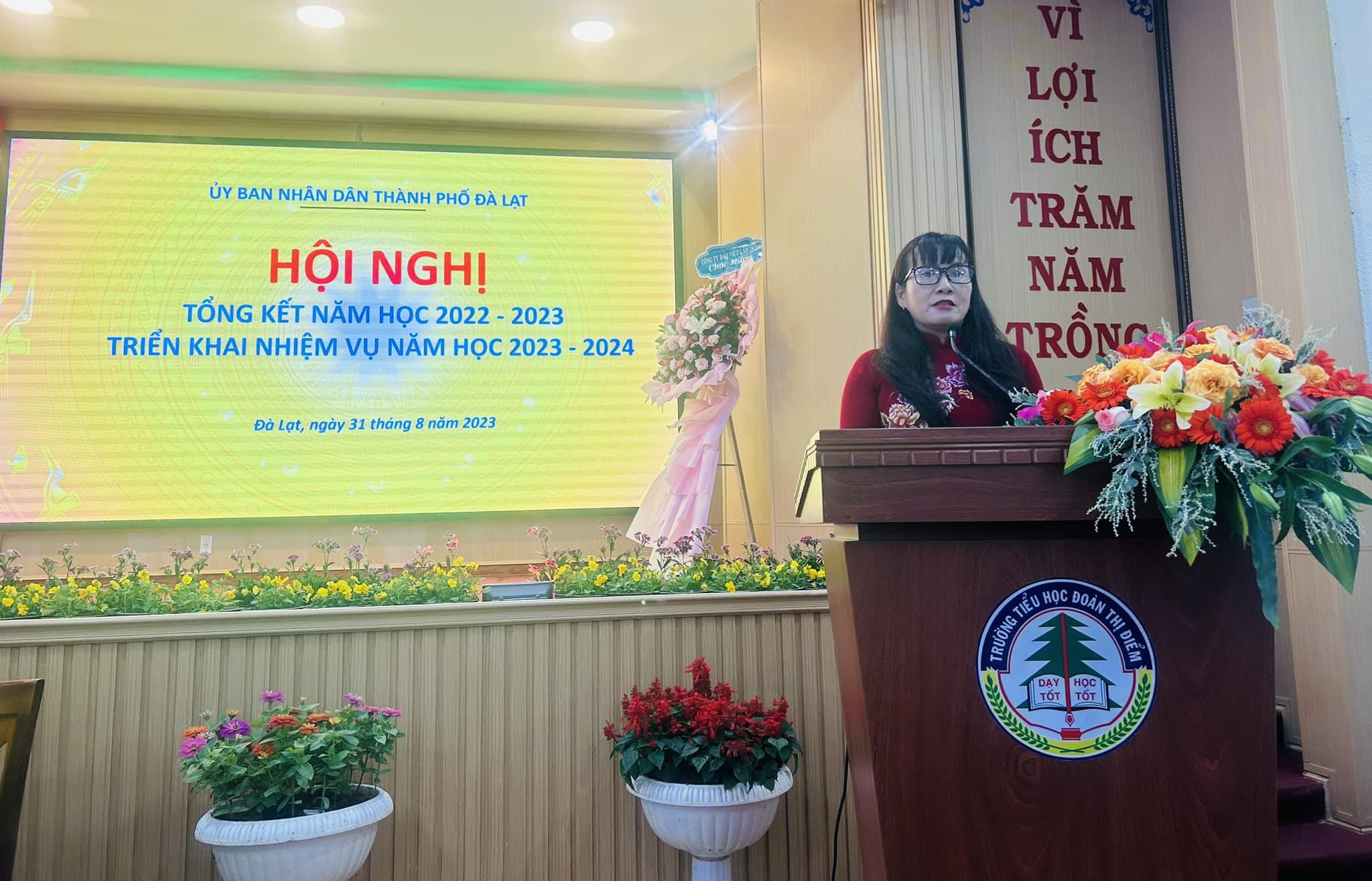Đồng chí Phạm Thị Hồng Hải - Tỉnh ủy viên, Giám đốc Sở Giáo dục và Đào tạo tỉnh Lâm Đồng phát biểu tại hội nghị